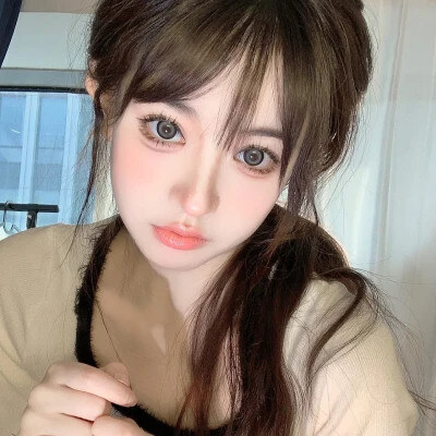 热门推荐！气质美丽真人少女头像图片集