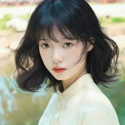 有文化高雅内涵的头像女，尽显文化底蕴