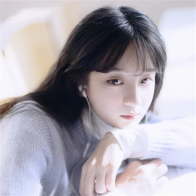 清新脱俗高清简单女头像精选，彰显自然美