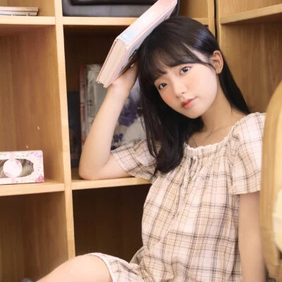 简约风气质女神随性自然的女生头像精选