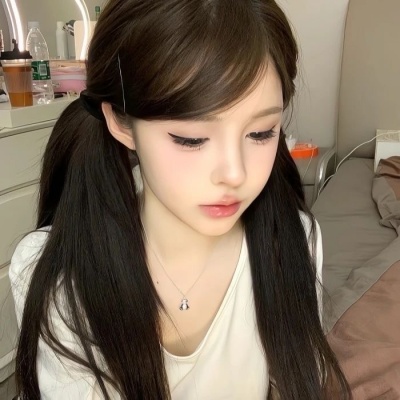 2025年独具魅力的美女头像集锦