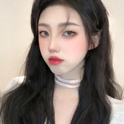 INS风高级感爆棚女神自拍头像精选