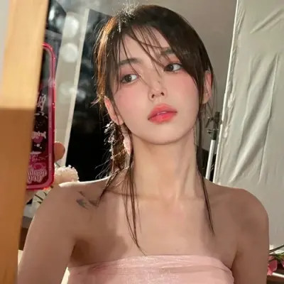 超酷潮风格女生头像图片，高清真人美翻啦！