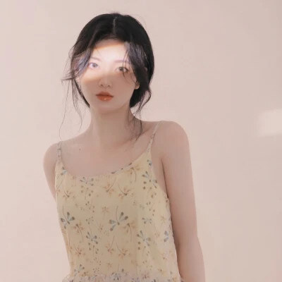气质女神必备高清简约女生图片头像大放送