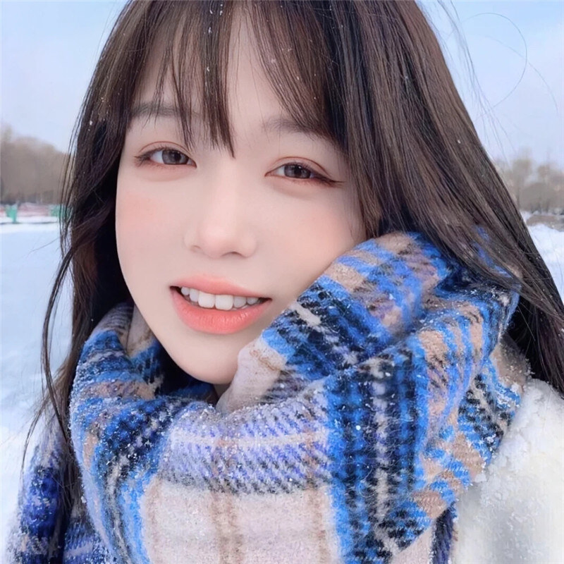 冬日温暖女头图片：传递冬日温情
