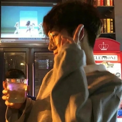 魅力难挡的高冷男头，让你一见钟情的头像选择！