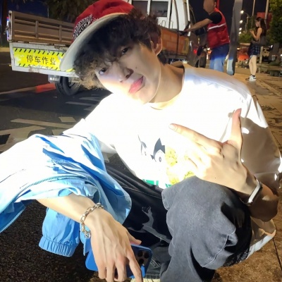 INS风小众帅气男士头像精选