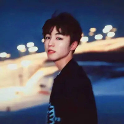 潮流图片男生头像，快来pick你的专属style