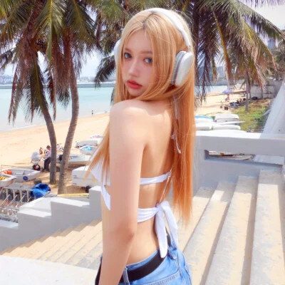 优雅大方经典女生头像精选集，彰显独特魅力！