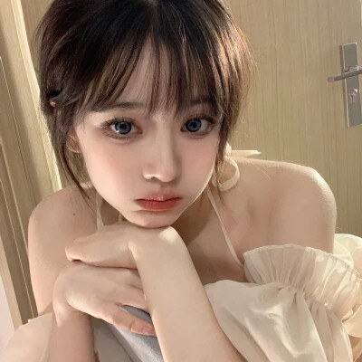 潮流风向标！最新款青春真人少女QQ头像，个性满满