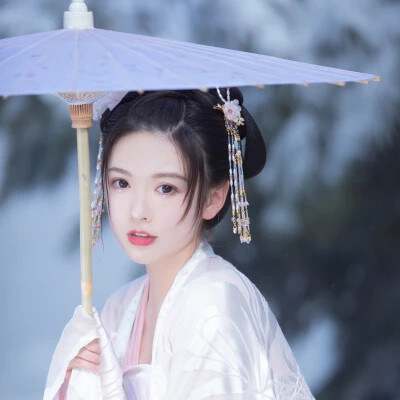 清新脱俗简约风女生头像精选，一眼难忘的美感