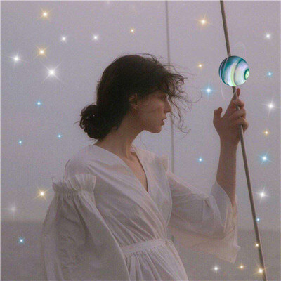 真人女生星河璀璨头像图片，星河滚烫，你是人间理想