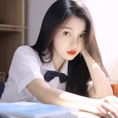 自然简约气质女神真人头像集，一眼难忘