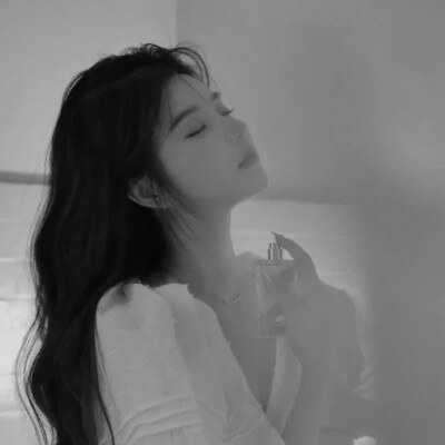 黑白清冷破碎感女头，每一张都超级有味道