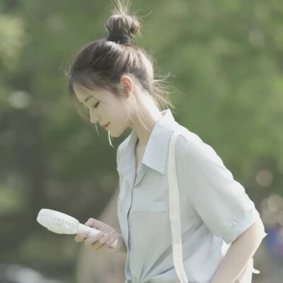 绝美精选！高清干净风女生头像，一眼爱上