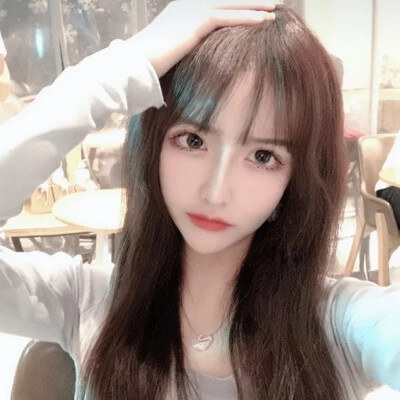 魅力四射的吸引人真人美女正脸微信头像图片