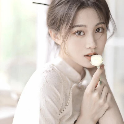 女生简单气质清新高清头像，自带仙气buff！