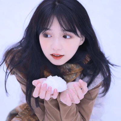 干净清新脱俗超美女生简单头像图片集合