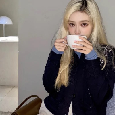 独特INS风高级感头像女，打造专属大佬范！