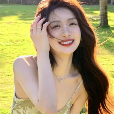2024绝美精选美女头像，一眼万年，惊艳你的朋友圈！