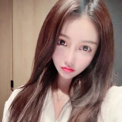 能带来桃花运的头像女，开启你的桃花朵朵开模式吧！