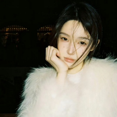 独特INS风格女士微信头像，让你在社交圈脱颖而出