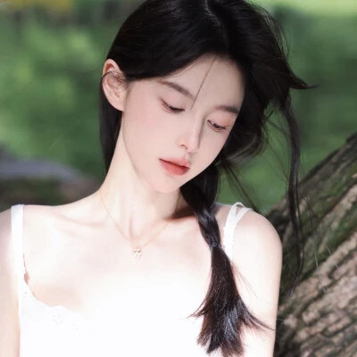 2025新款女生真人头像精选