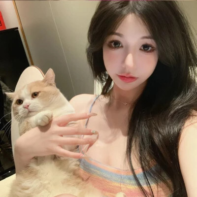 魅力全开！高清御姐风性感头像精选